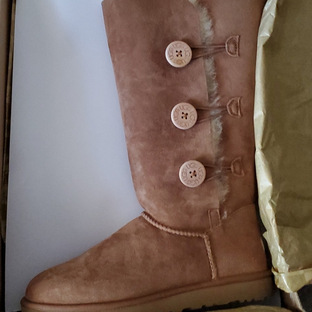 Ugg Bailey Button